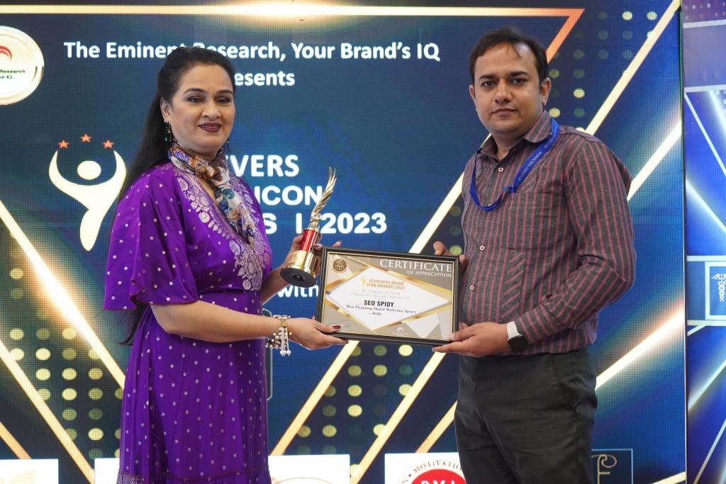 Seospidy named Most Promising Digital Marketing Agency 2023 by actress and singer Padmini Kolhapuri